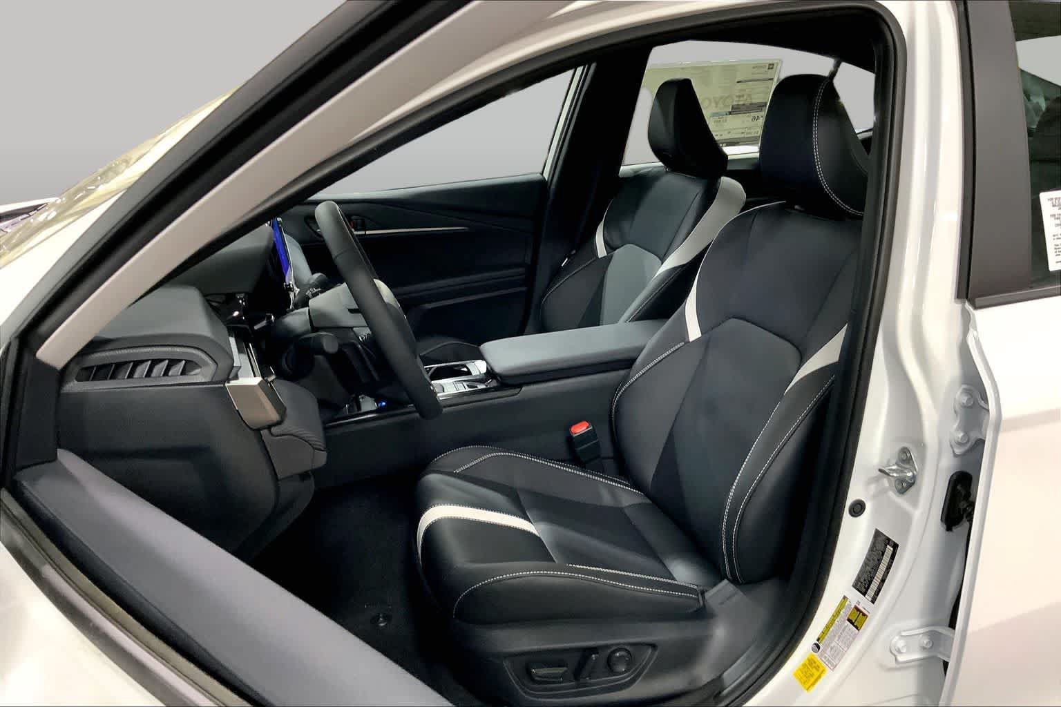 New 2026 Toyota Camry SE FWD image 9