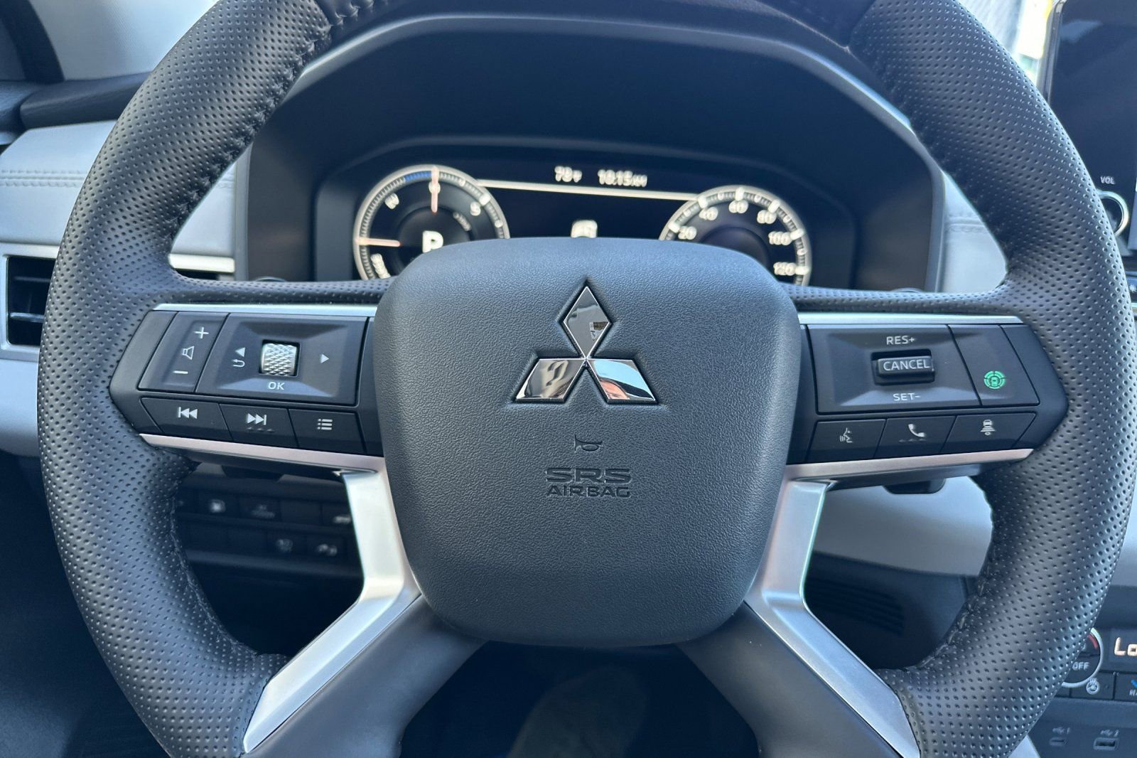 New 2025 Mitsubishi Outlander SEL image 22