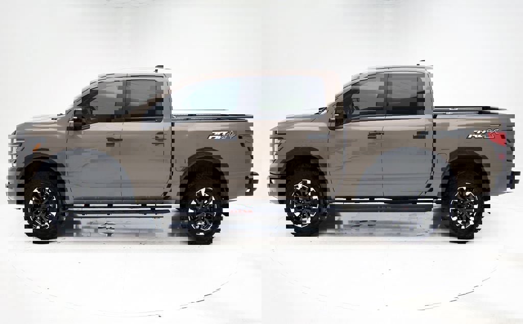 Used 2023 Nissan Titan PRO-4X w/ Pro-4x Convenience Package image 6