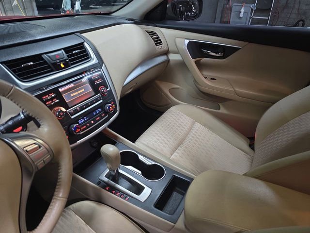 Used 2016 Nissan Altima 2.5 SV image 23