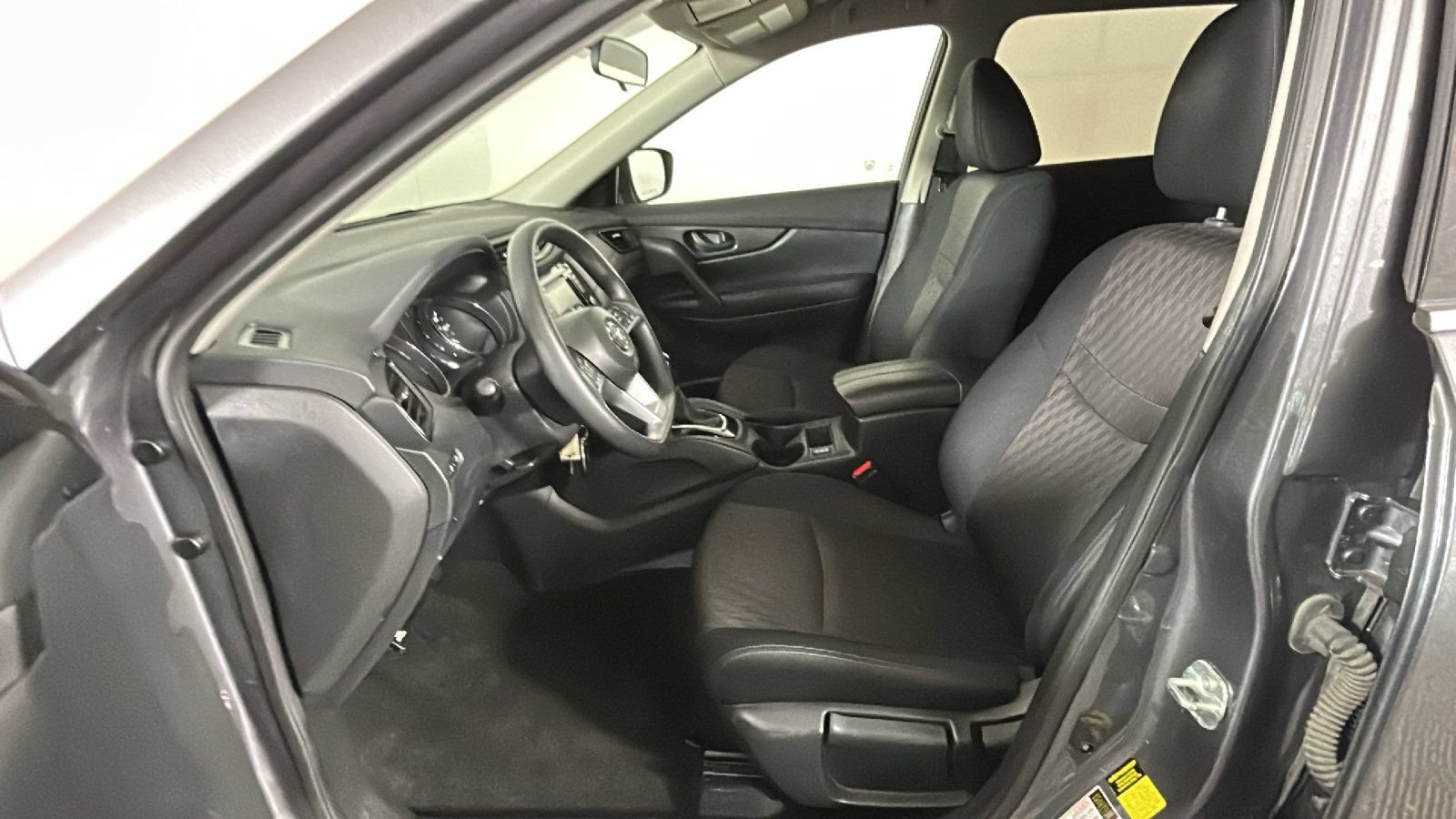 Used 2019 Nissan Rogue S FWD image 12