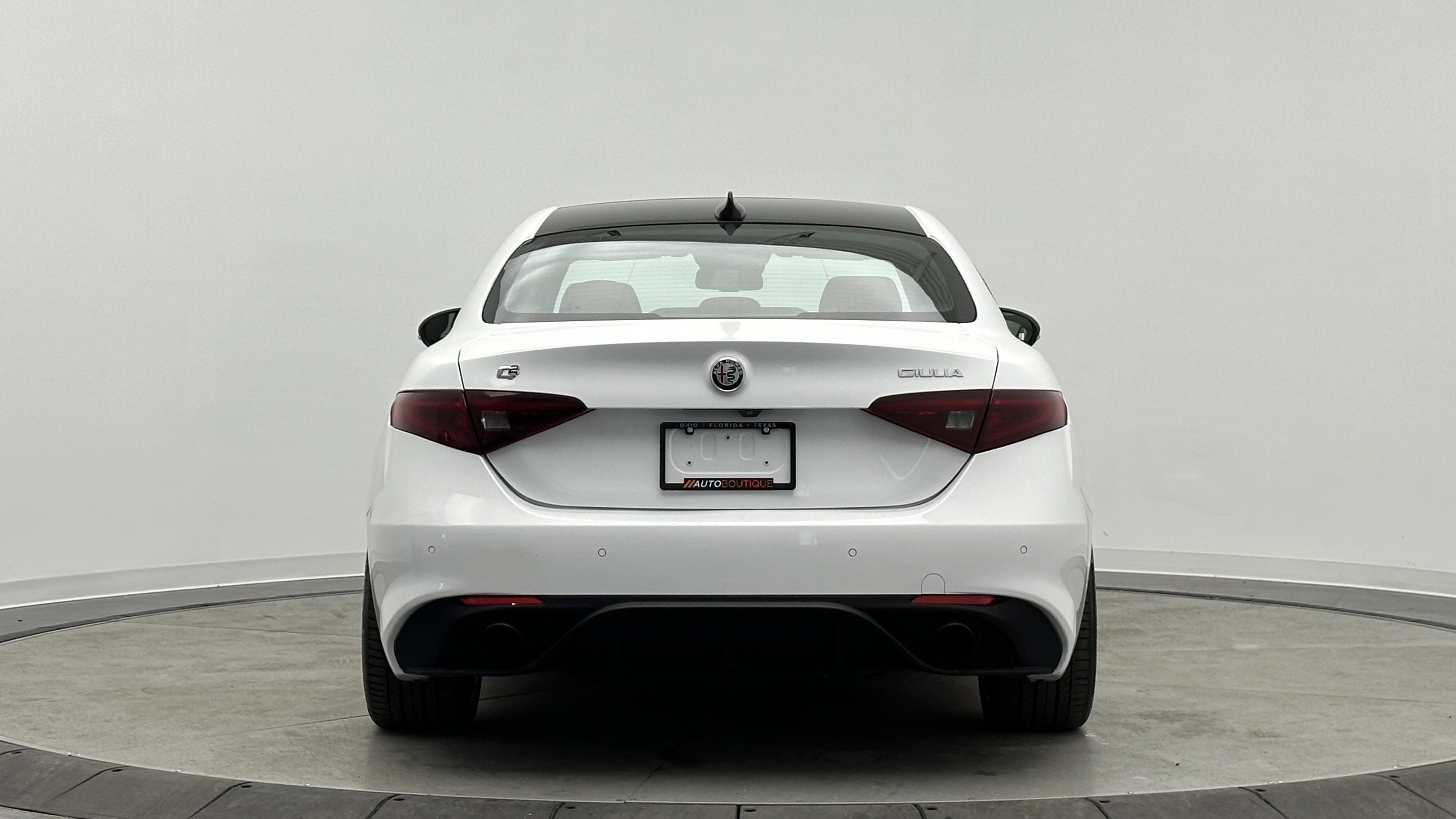 Used 2022 Alfa Romeo Giulia Veloce image 7