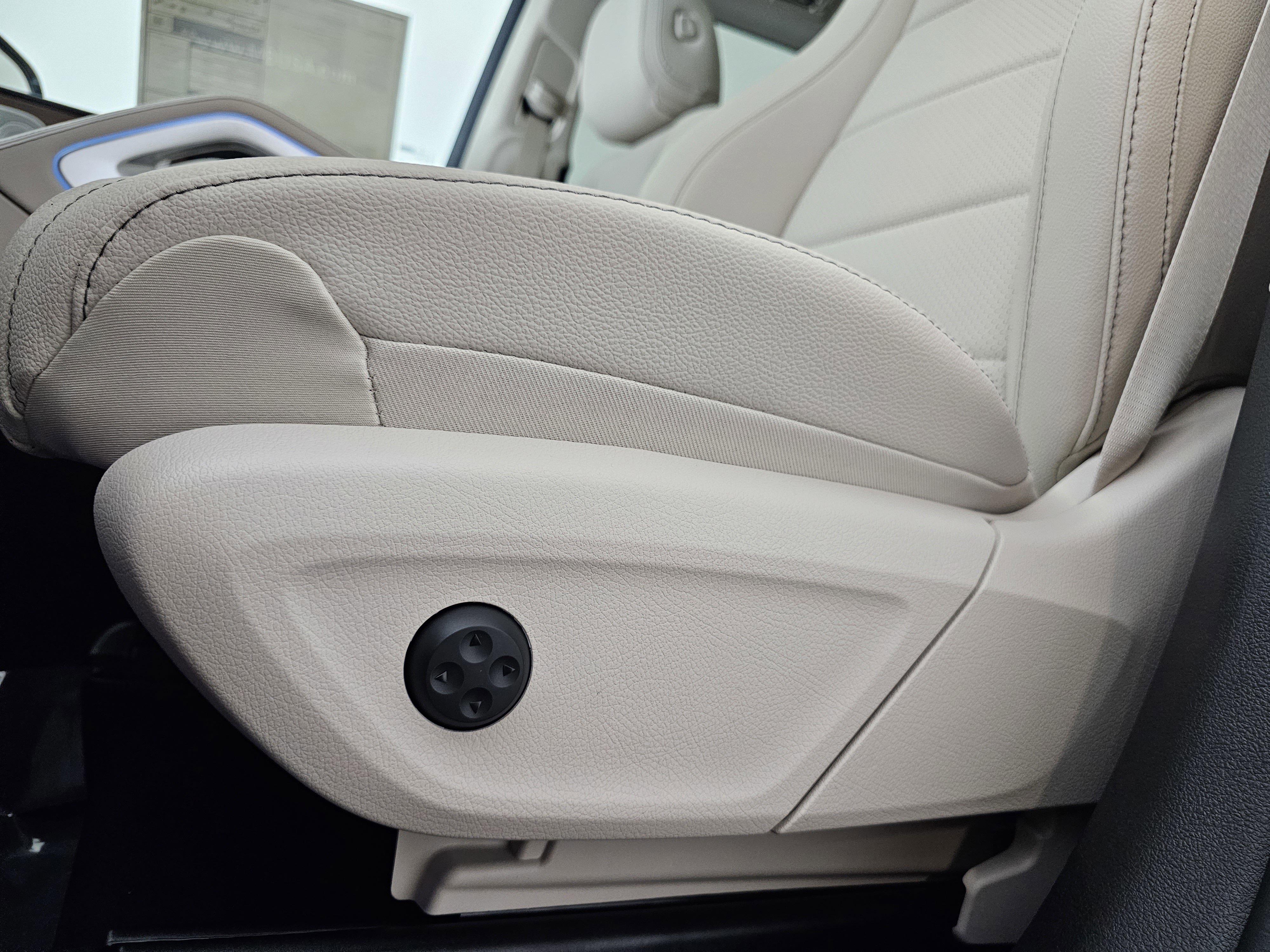 New 2026 Mercedes-Benz GLS 450 4MATIC image 10