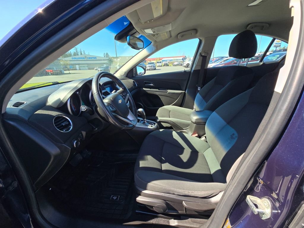 Used 2011 Chevrolet Cruze LT FWD image 16
