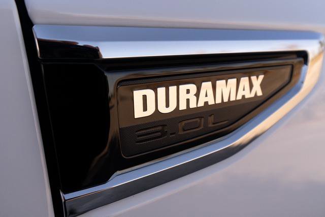 Used 2023 GMC Yukon XL SLT image 45