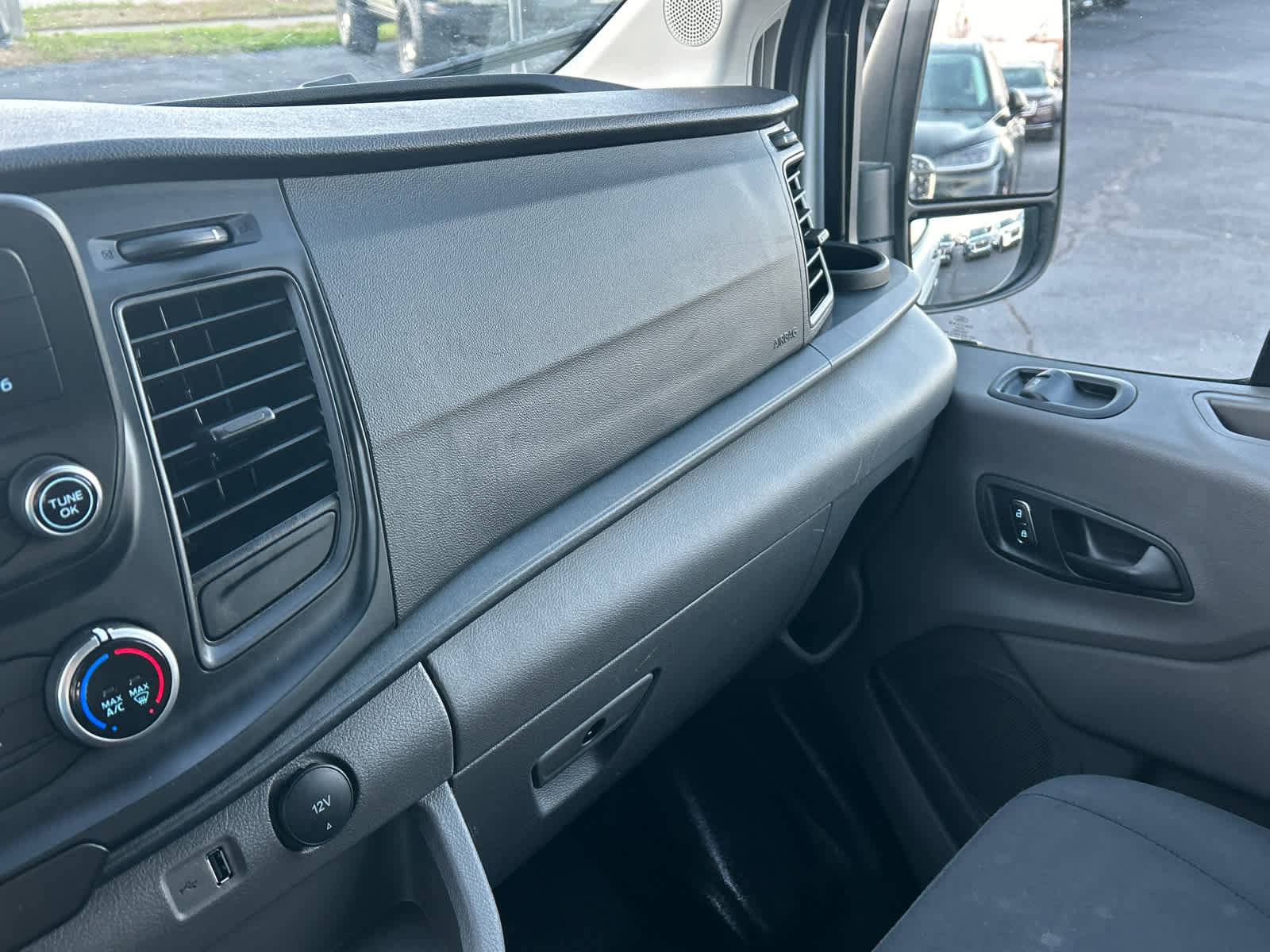 Used 2023 Ford Transit 250 Low Roof AWD w/ Exterior Upgrade Package image 34