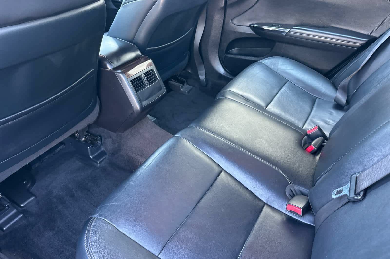Used 2014 Toyota Avalon XLE Touring FWD image 4