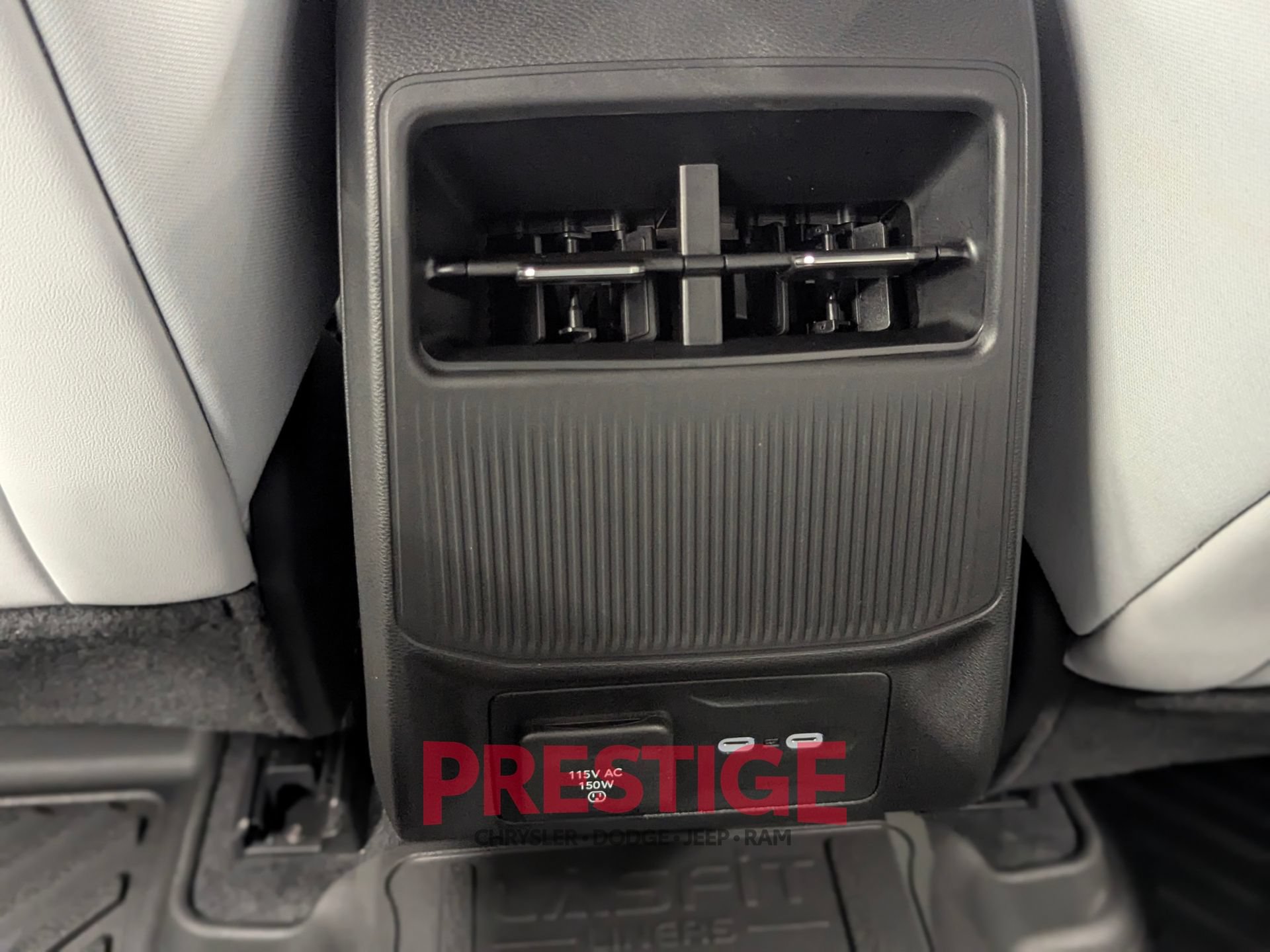 Used 2026 Jeep Cherokee Overland AWD/4WD image 28