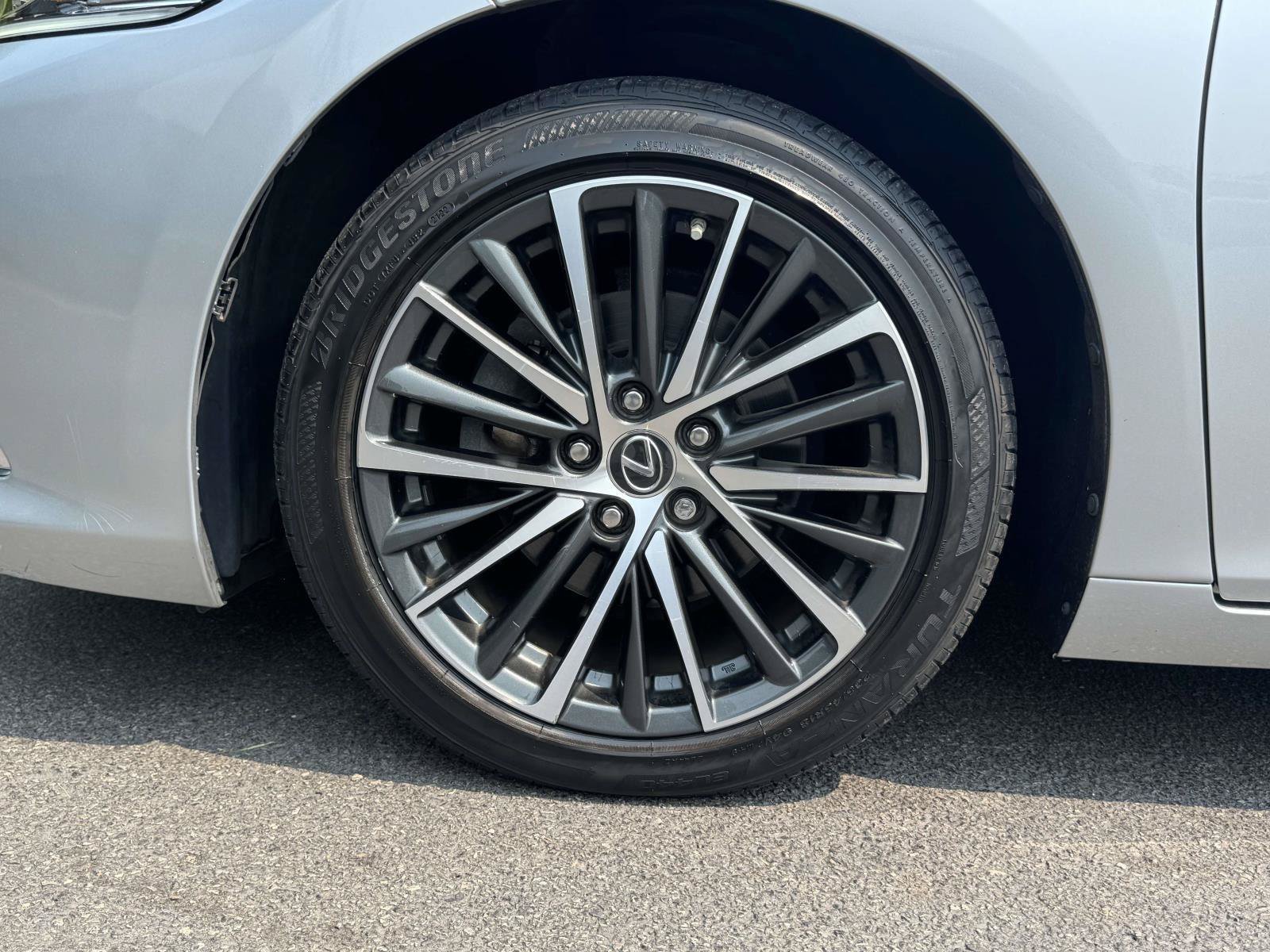 Used 2022 Lexus ES 350 w/ Premium Package FWD image 10