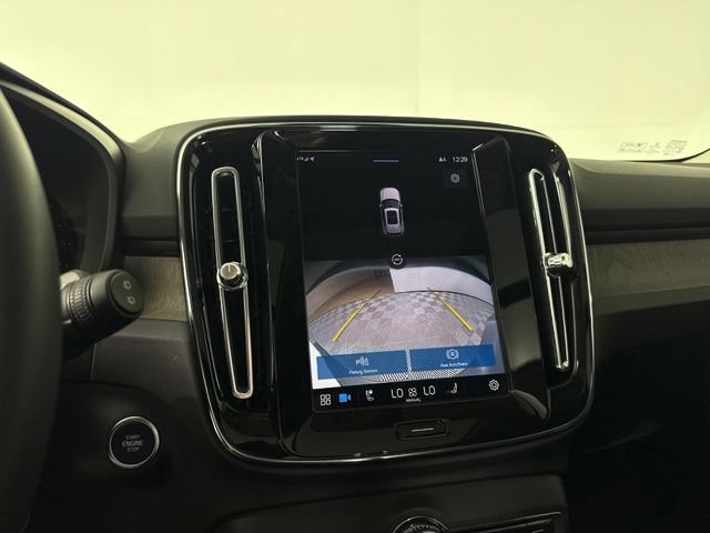 Used 2023 Volvo XC40 B5 Ultimate AWD/4WD image 21