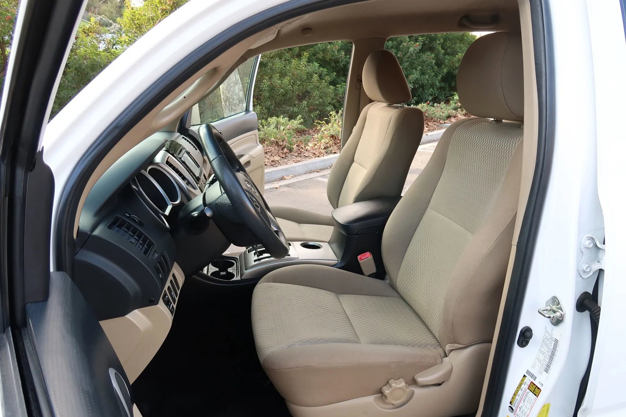 Used 2014 Toyota Tacoma PreRunner w/ SR5 Package RWD image 15