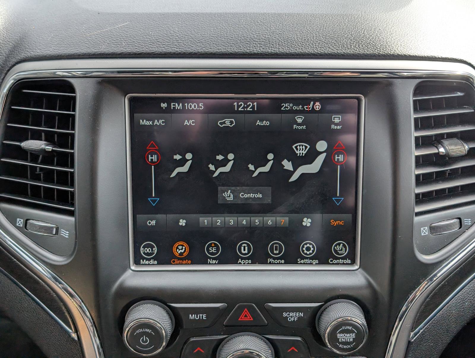 Used 2018 Jeep Grand Cherokee Limited image 30