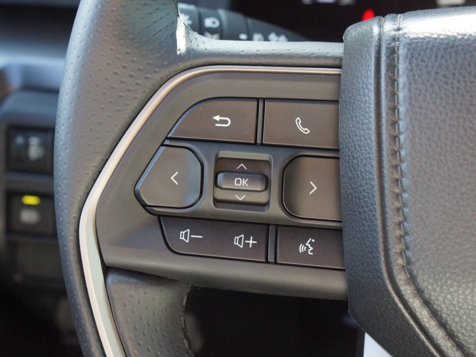 Used 2026 Toyota 4Runner SR5 RWD image 8