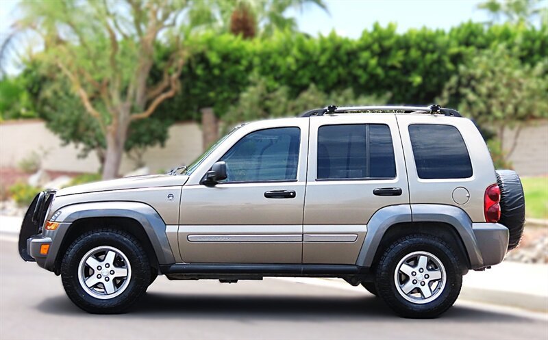 Used 2006 Jeep Liberty Sport AWD/4WD image 8