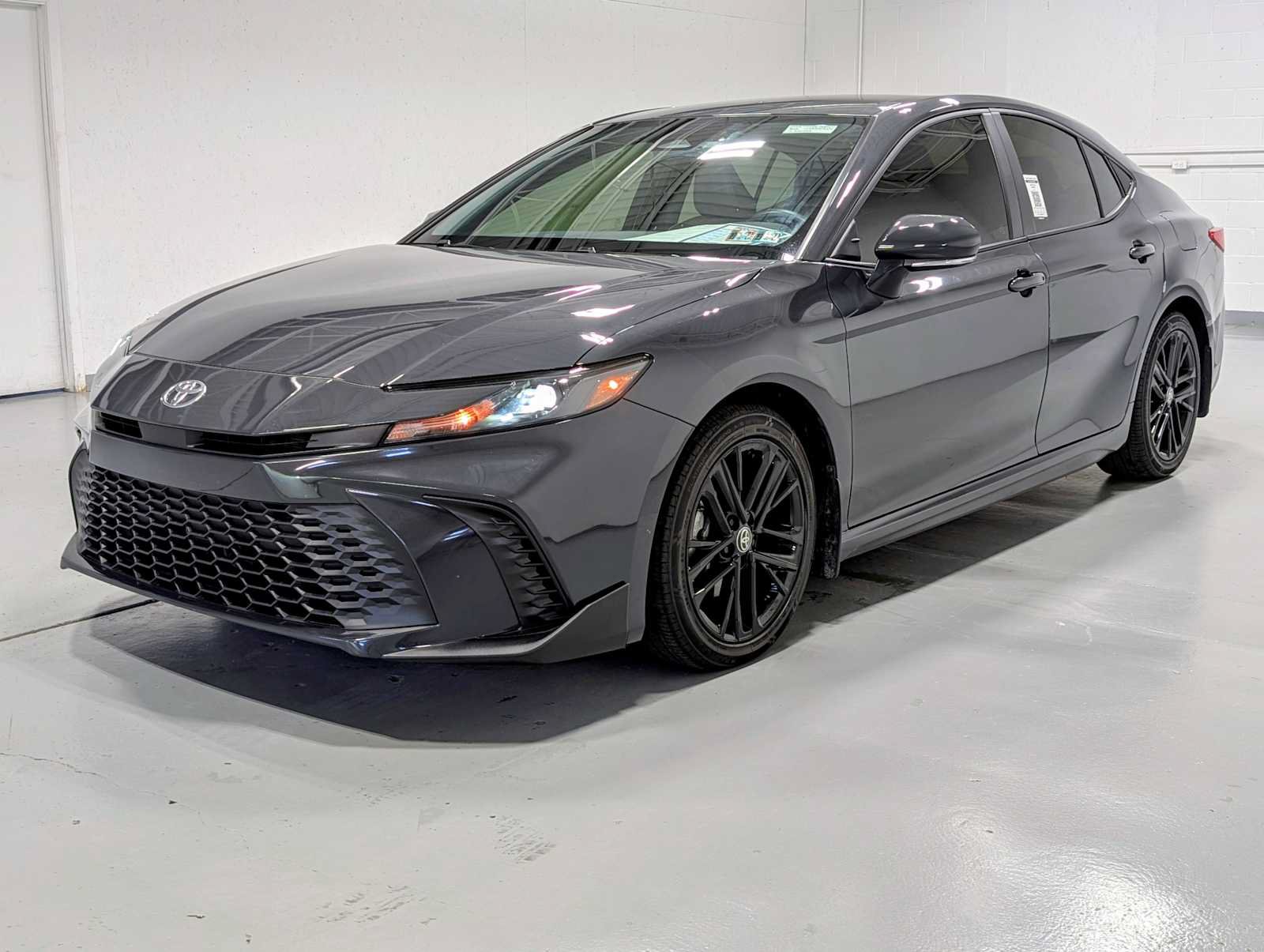 Used 2025 Toyota Camry SE