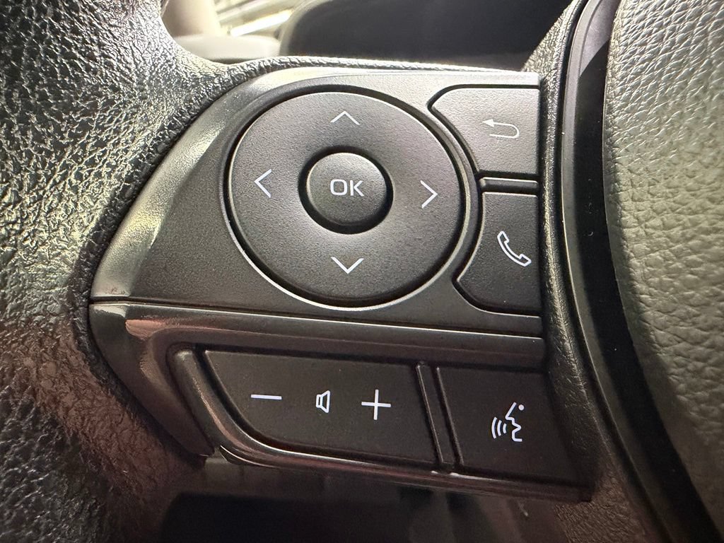Used 2025 Toyota Corolla LE FWD image 21
