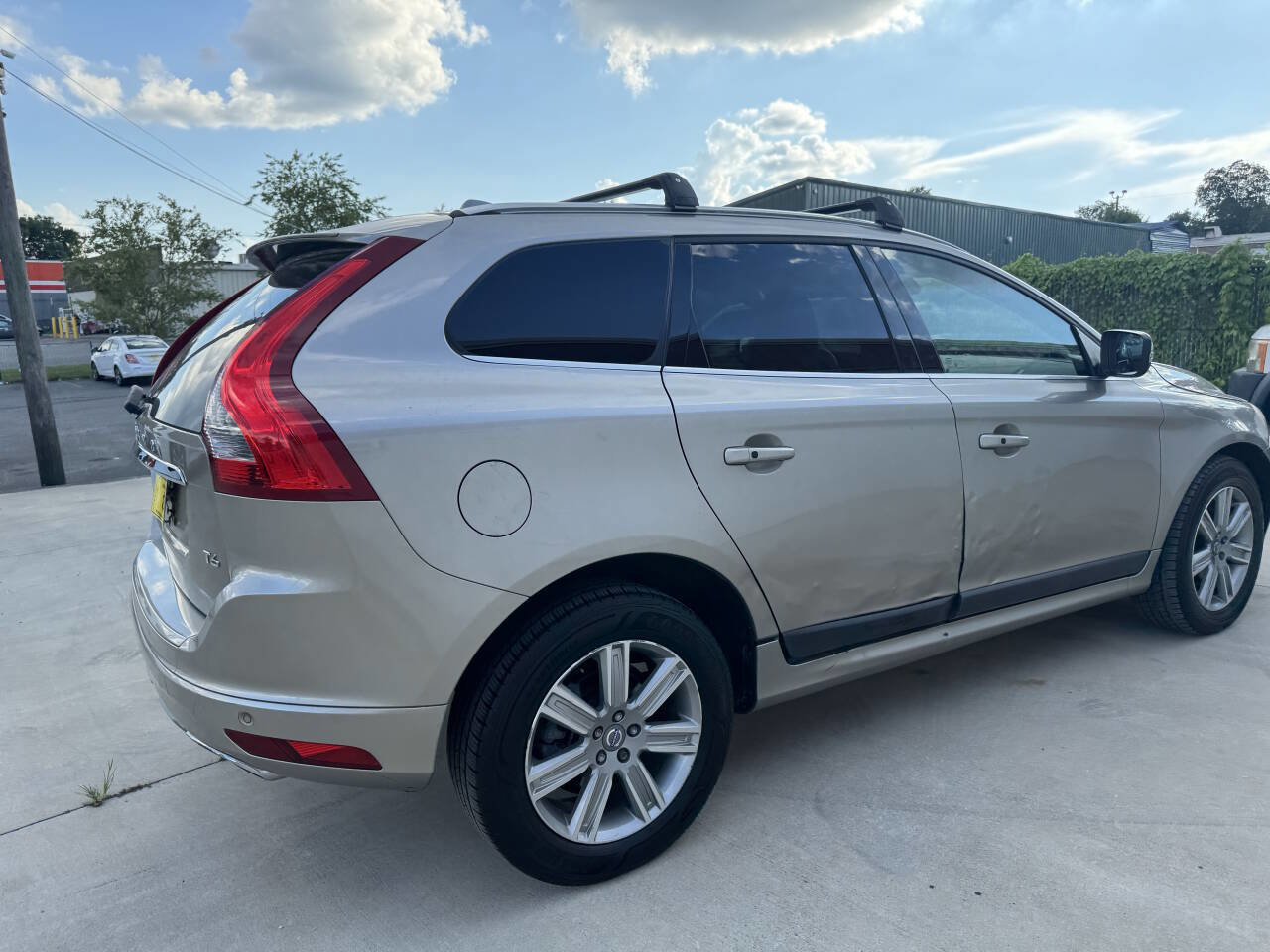 Used 2016 Volvo XC60 T6 w/ Proximity Package image 13