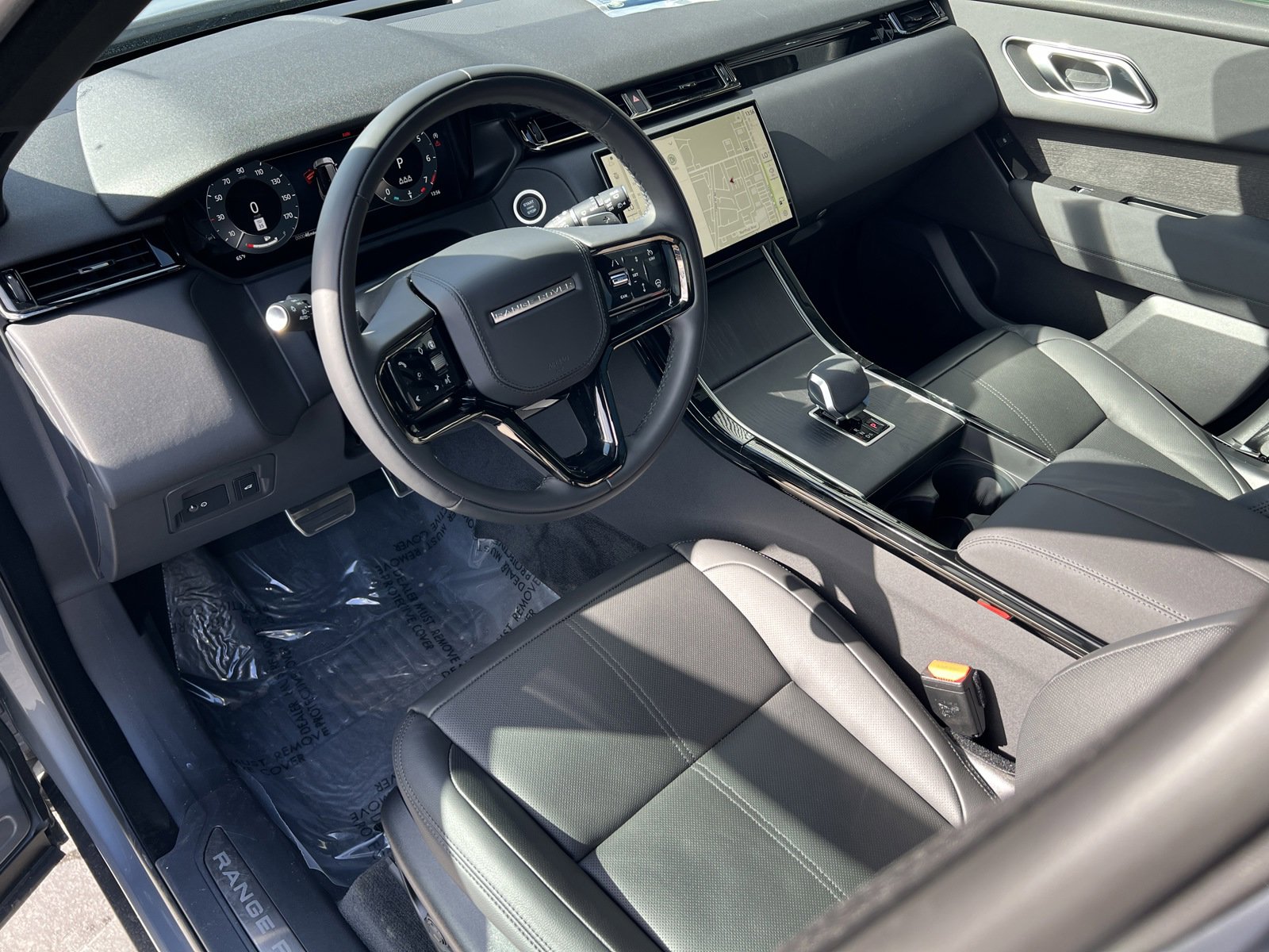 New 2025 Land Rover Range Rover Velar Dynamic SE image 15