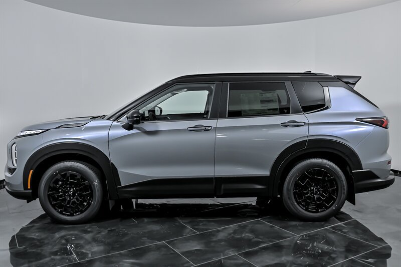 New 2025 Mitsubishi Outlander AWD image 6