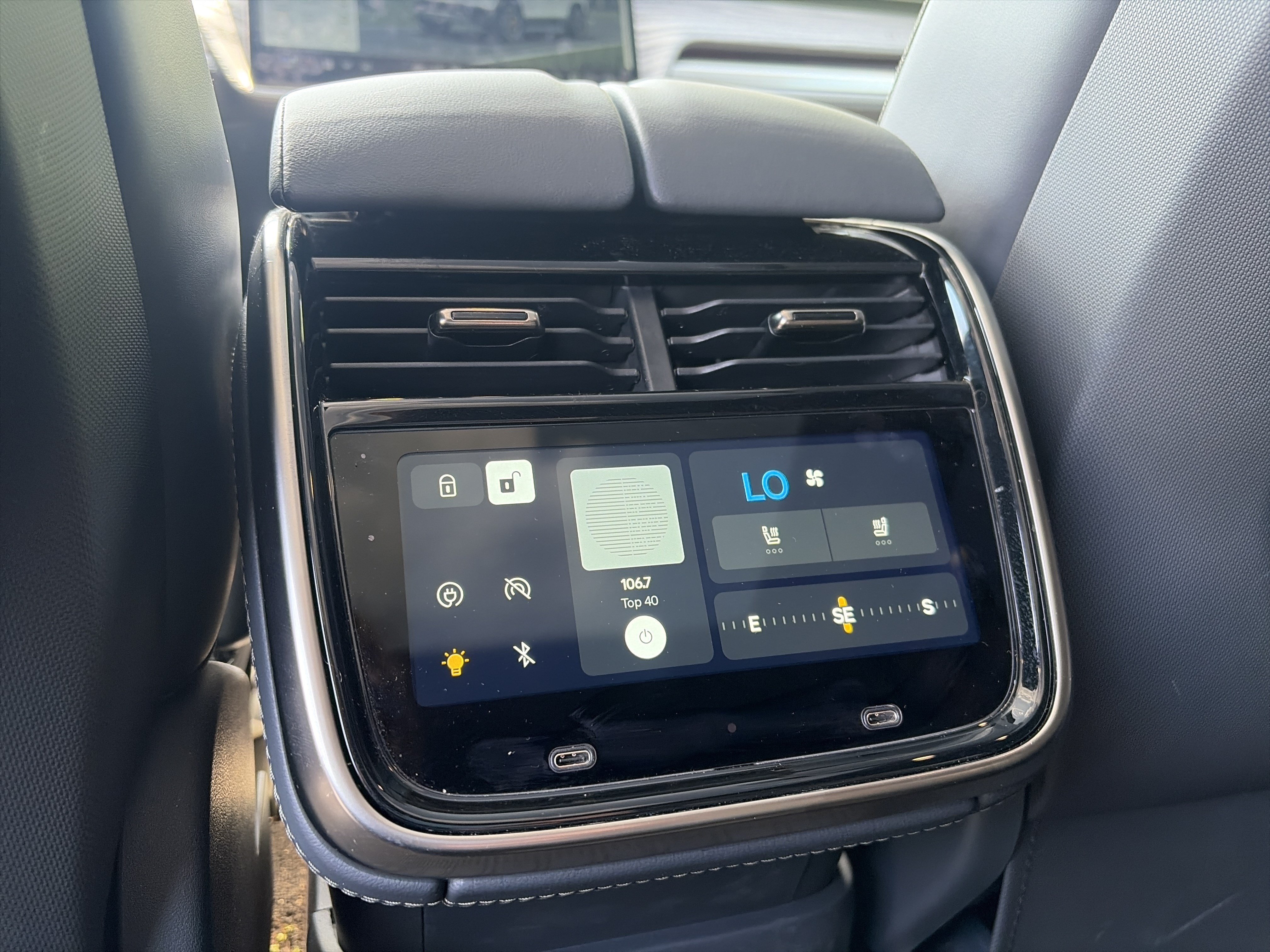 Used 2022 Rivian R1S Launch Edition AWD/4WD image 35