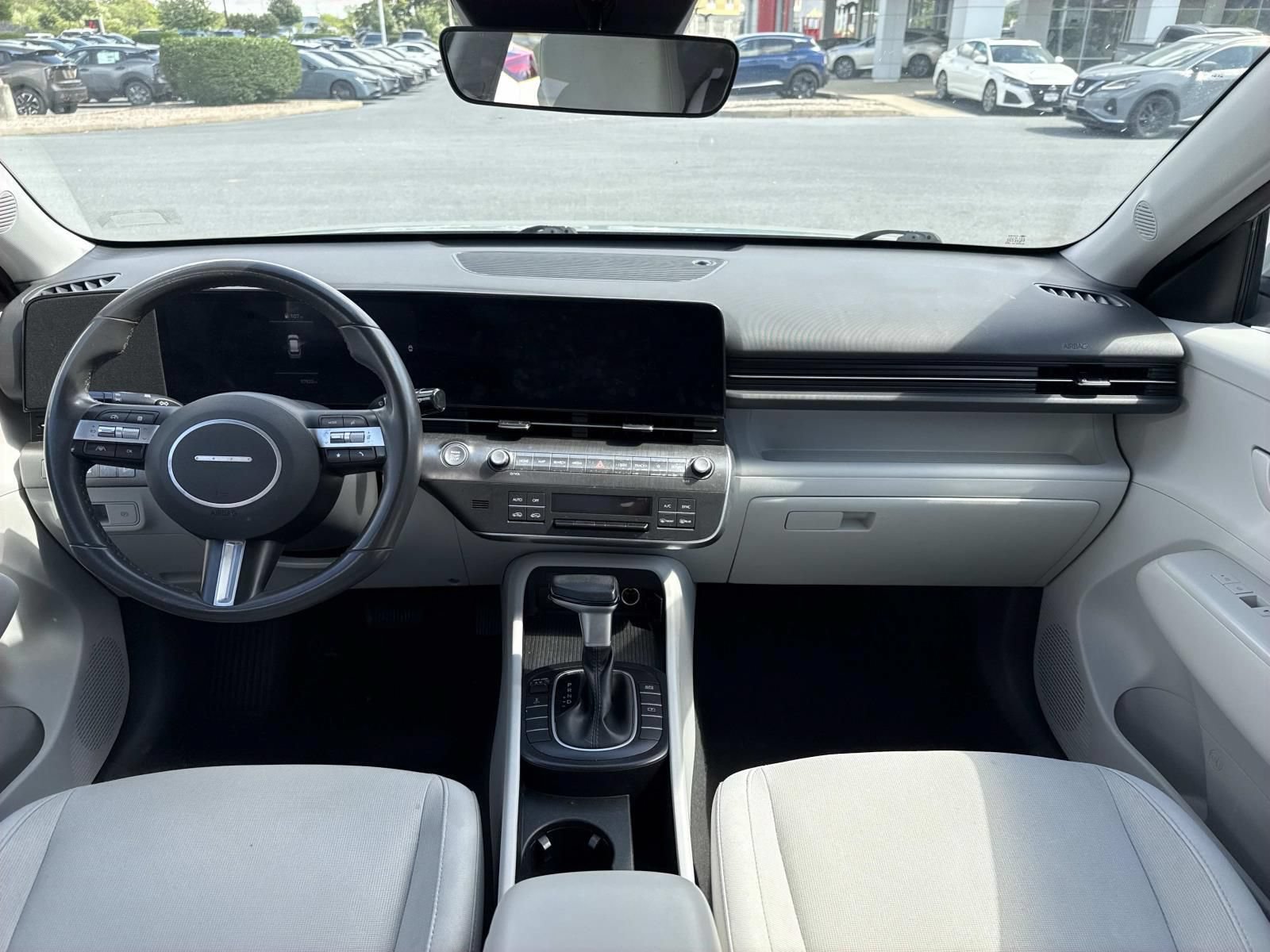 Used 2024 Hyundai Kona SEL AWD/4WD image 3