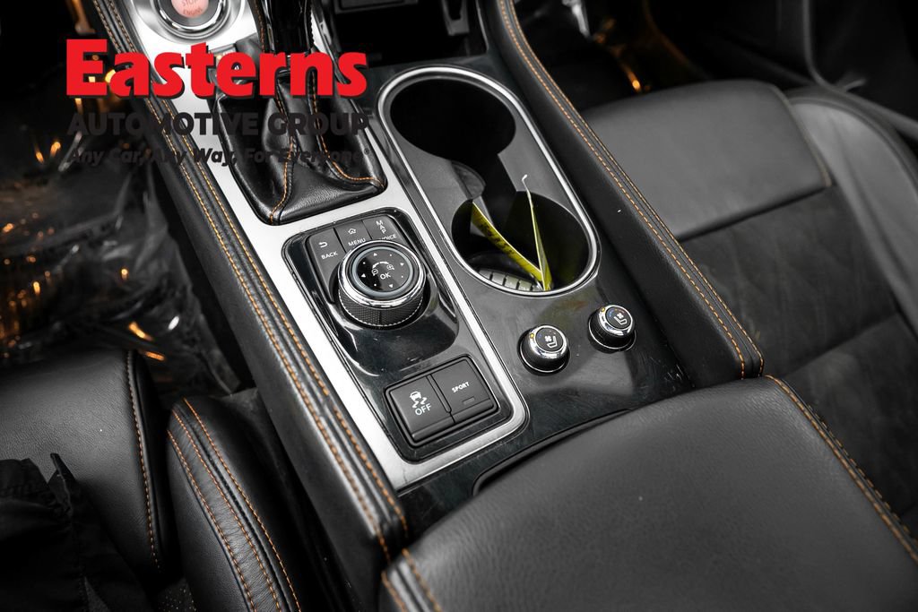 Used 2023 Nissan Maxima SR w/ Sport Mat Group FWD image 15