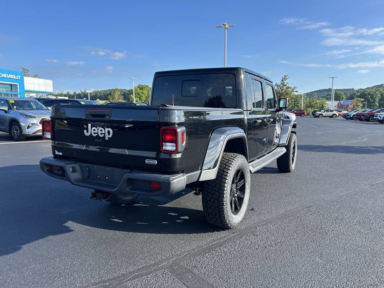Used 2021 Jeep Gladiator Overland w/ Popular Equipment Package AWD/4WD image 7