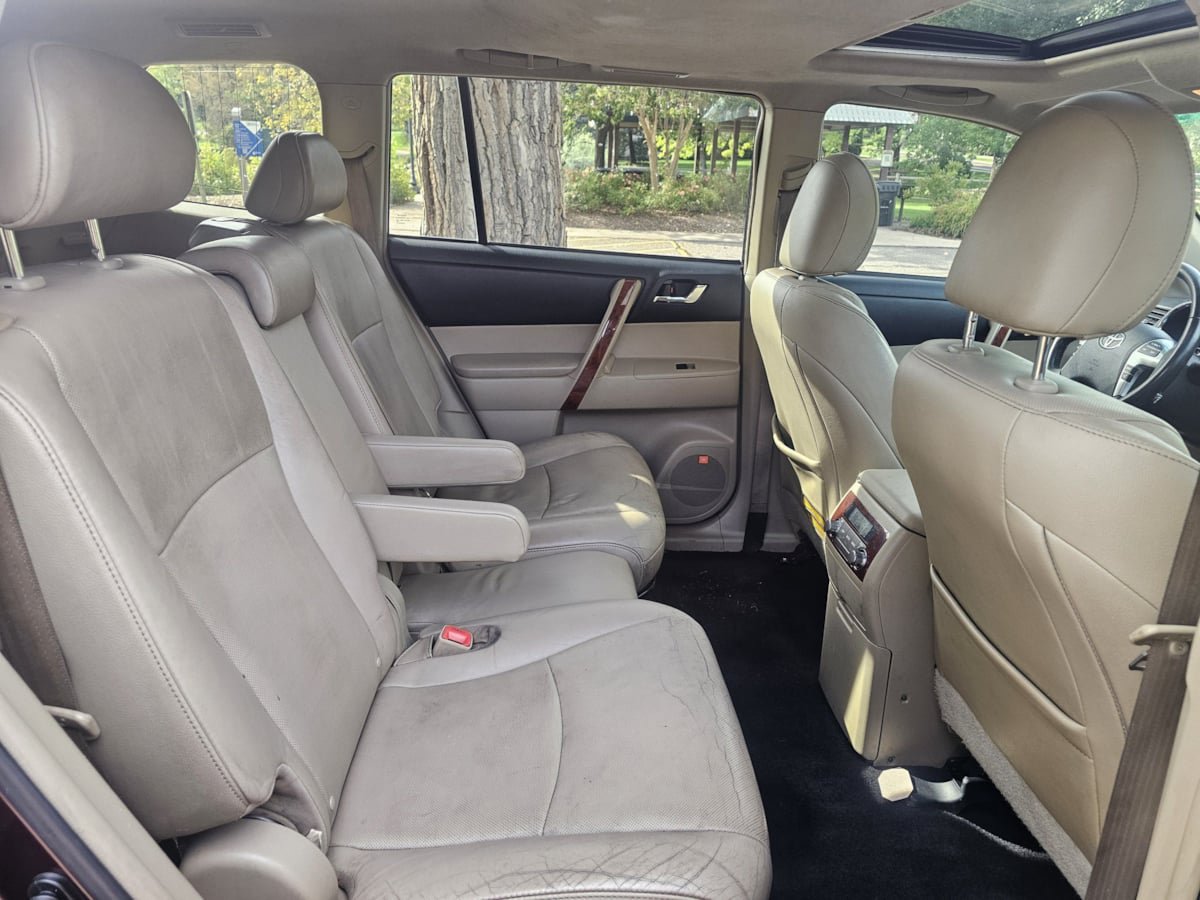 Used 2013 Toyota Highlander Limited FWD image 46