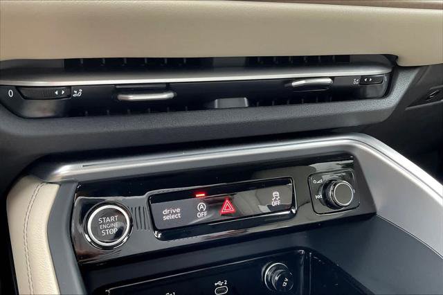 Used 2025 Audi Q5 Premium Plus w/ Premium Plus AWD/4WD image 15