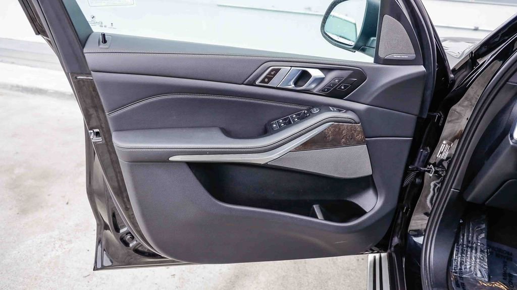 Used 2024 BMW X5 xDrive40i w/ Premium Package image 25