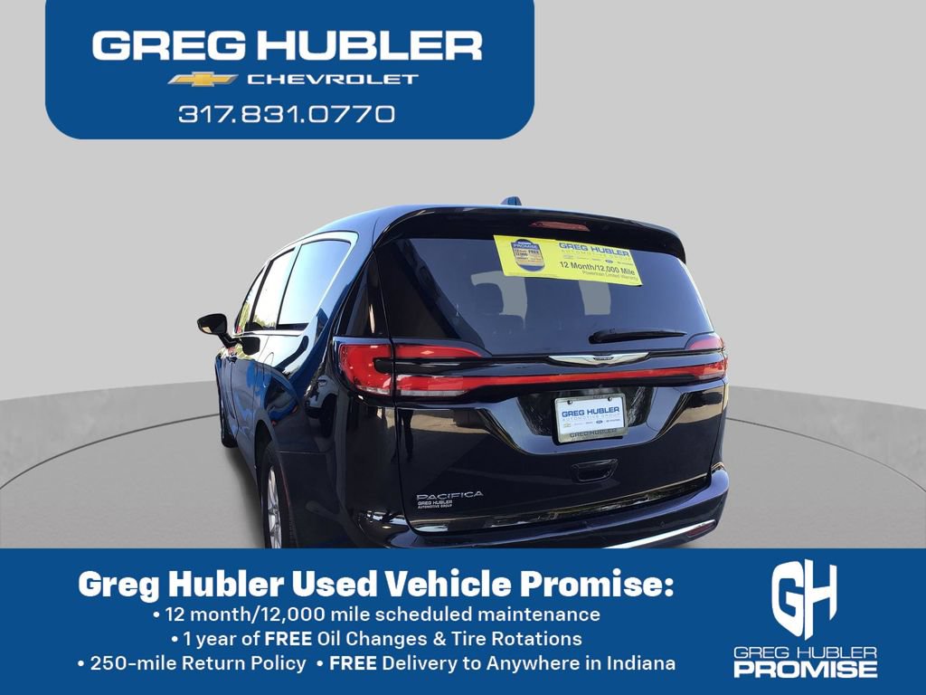 Used 2024 Chrysler Pacifica Touring-L FWD image 9