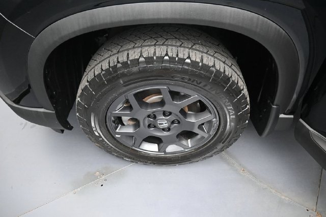 Certified 2025 Honda Pilot TrailSport image 38