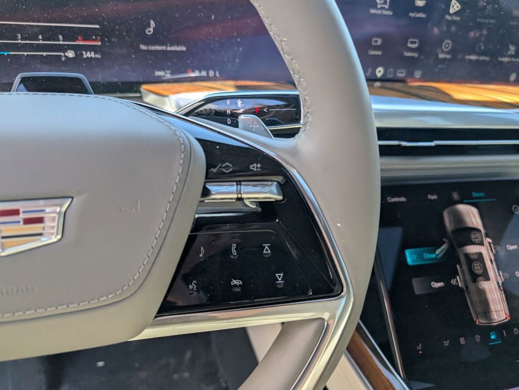 Used 2025 Cadillac Escalade Sport Platinum w/ LPO, Floor Liner Package AWD/4WD image 17