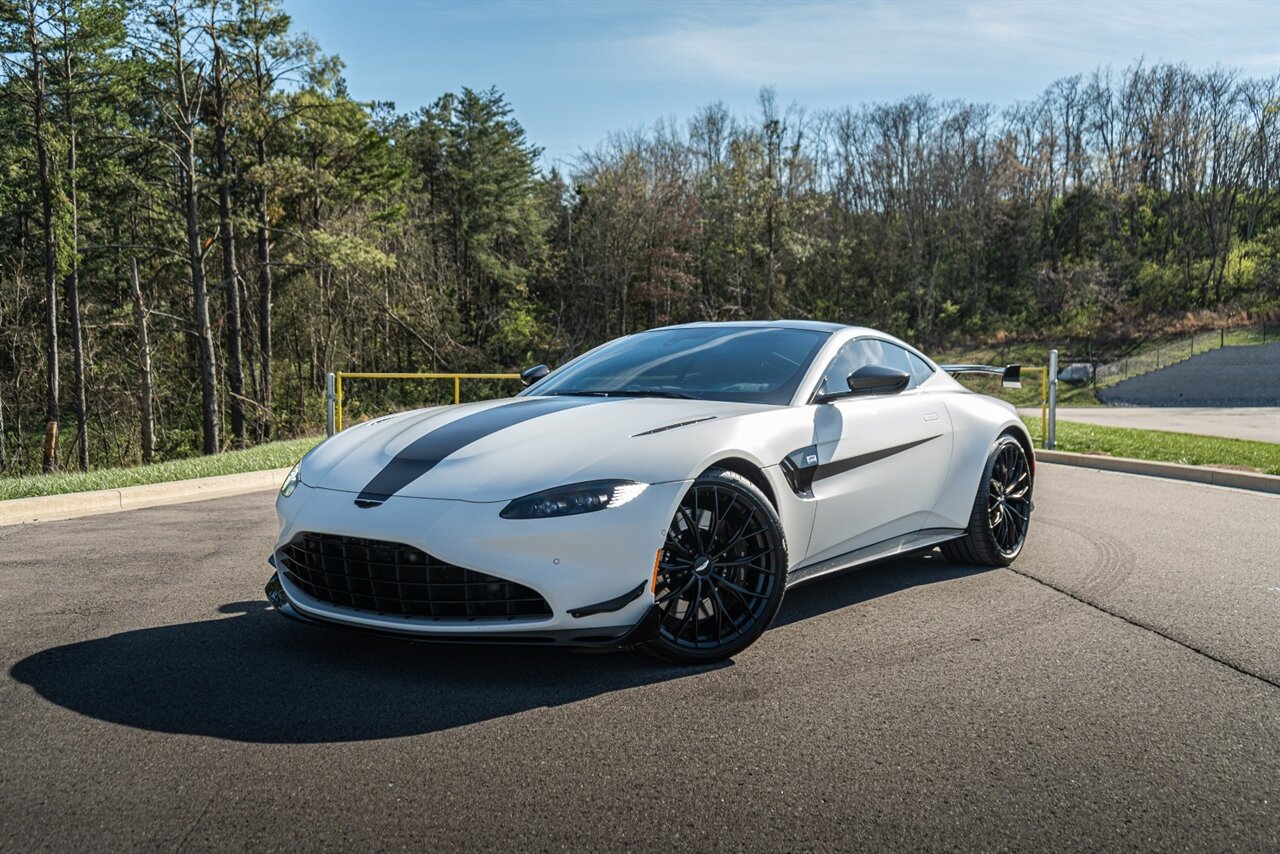 Used 2023 Aston Martin V8 Vantage Coupe RWD image 94