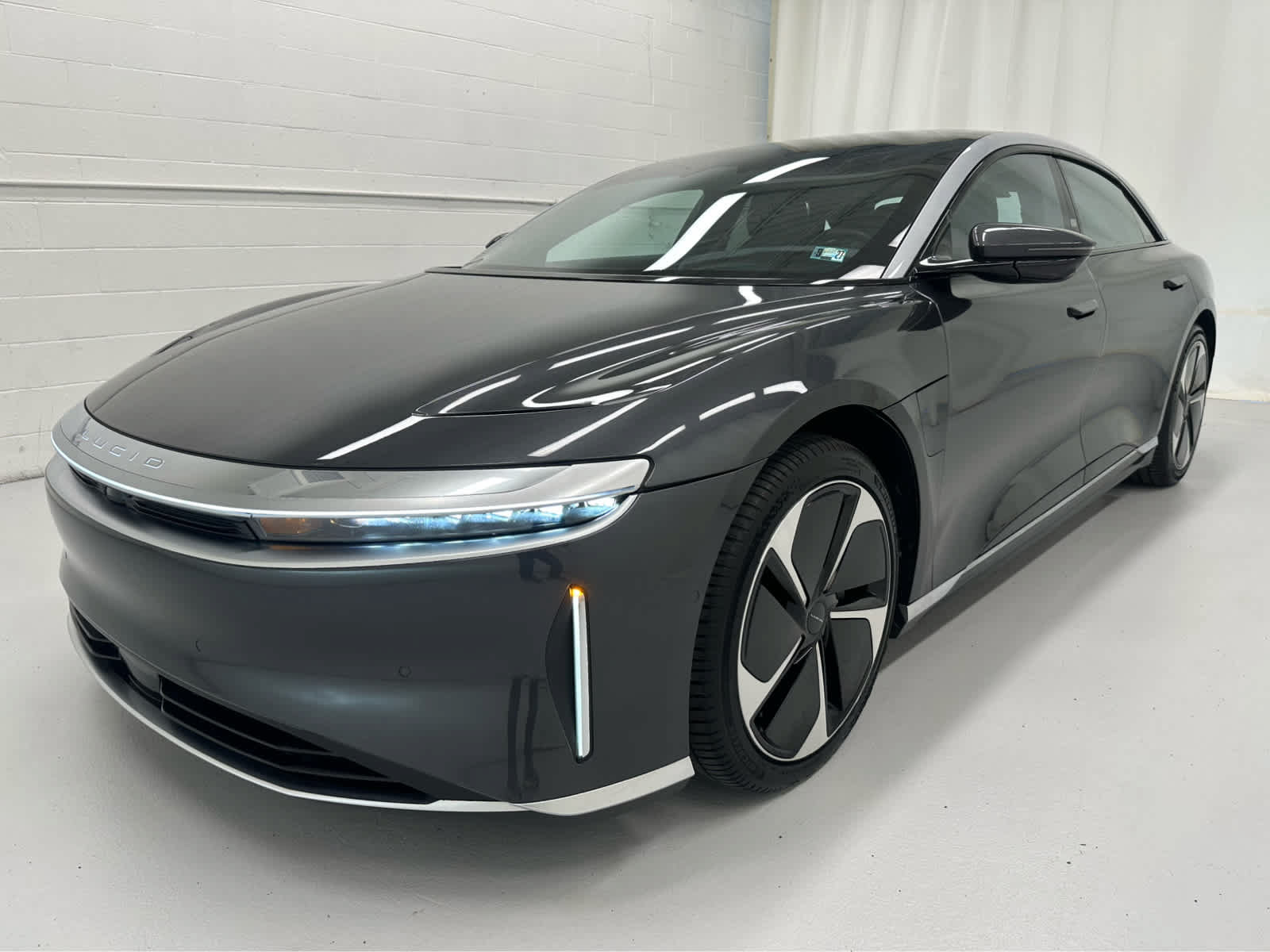 Used 2023 Lucid Air Touring AWD/4WD image 4