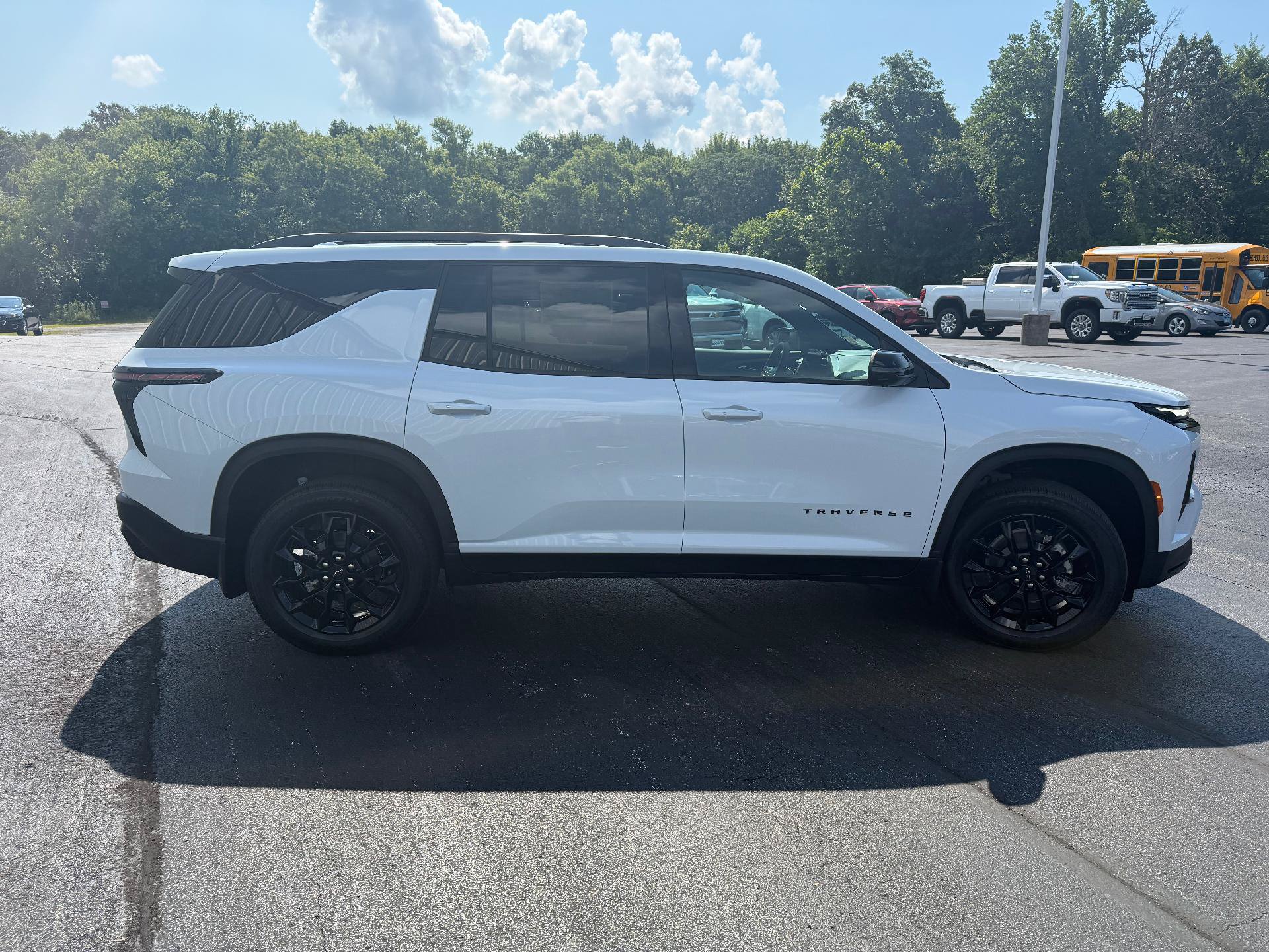 New 2026 Chevrolet Traverse LT w/ Midnight/Sport Edition FWD image 6
