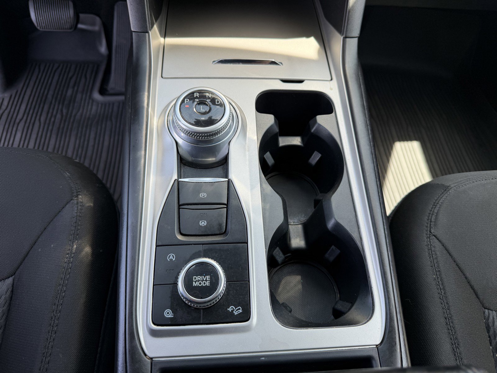 Used 2022 Ford Explorer XLT AWD/4WD image 34