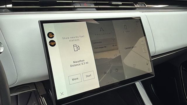 Used 2025 Land Rover Range Rover Sport SE image 12