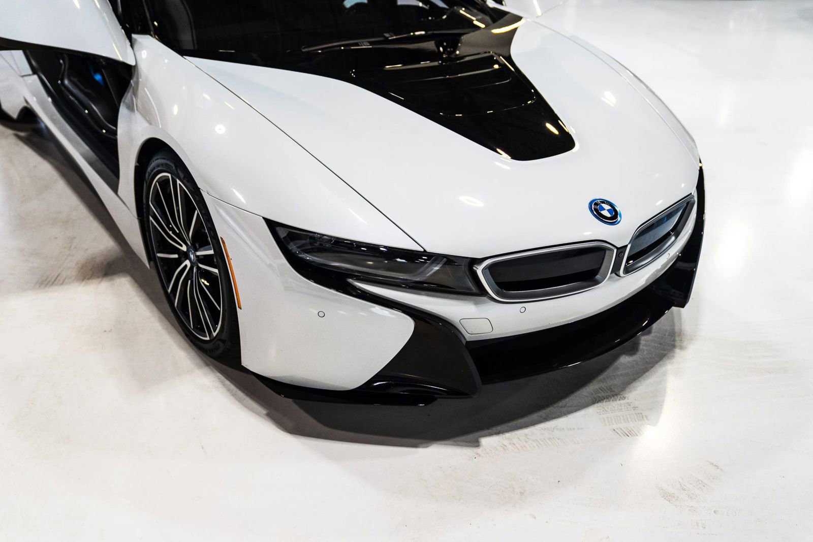 Used 2019 BMW i8 Roadster image 5