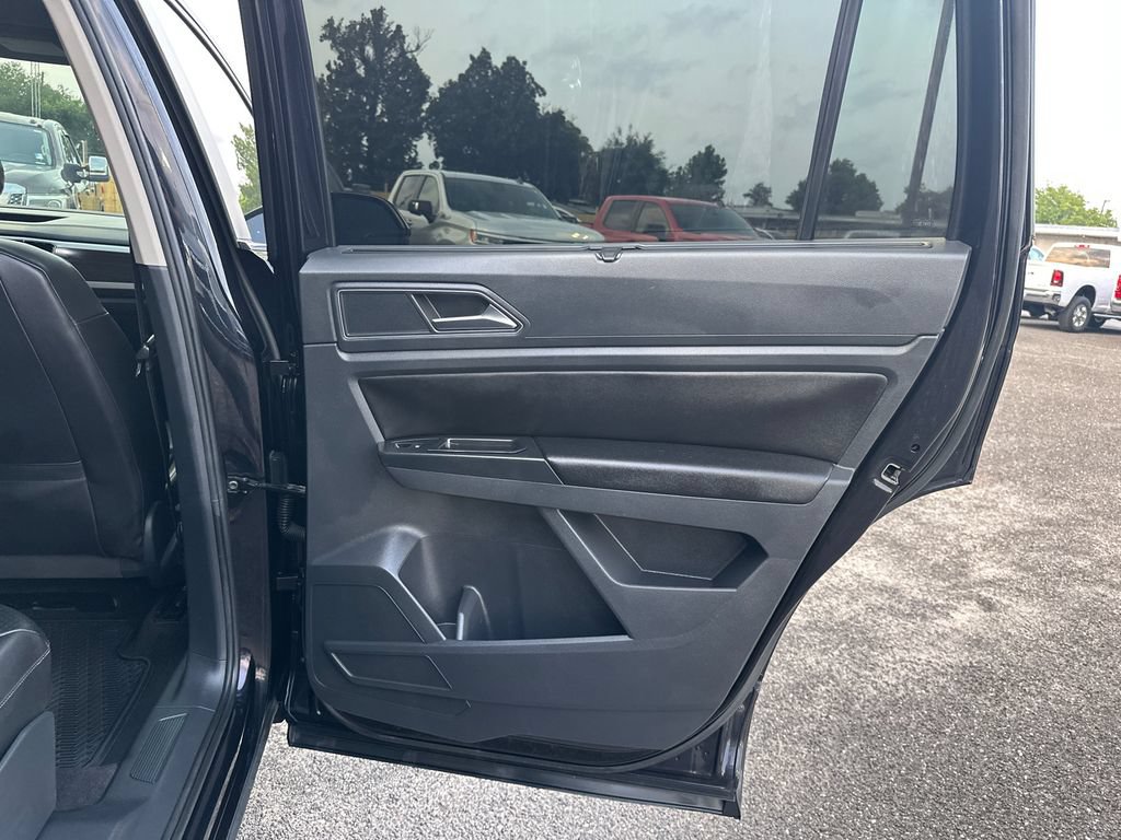 Used 2018 Volkswagen Atlas SEL AWD/4WD image 16