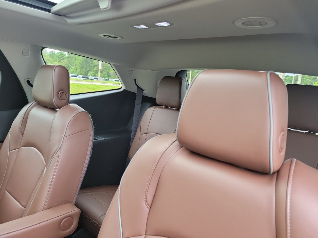 Used 2018 Buick Enclave Avenir w/ Avenir Technology Package FWD image 16
