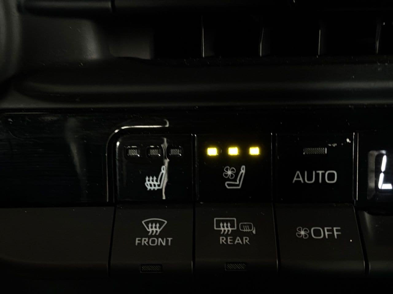 Used 2025 Toyota Crown AWD/4WD image 30