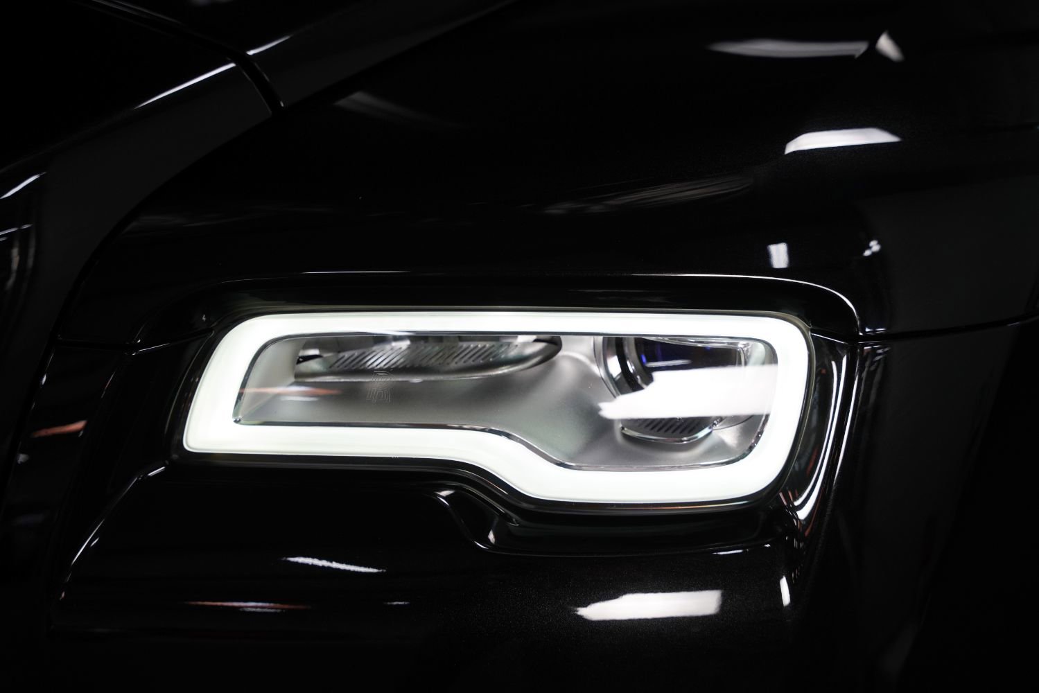 Used 2017 Rolls-Royce Wraith image 15