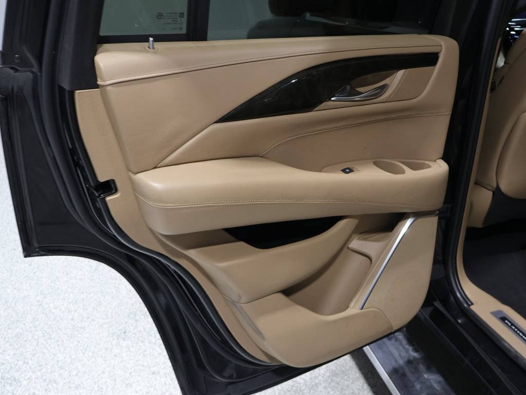 Used 2020 Cadillac Escalade Platinum AWD/4WD image 21
