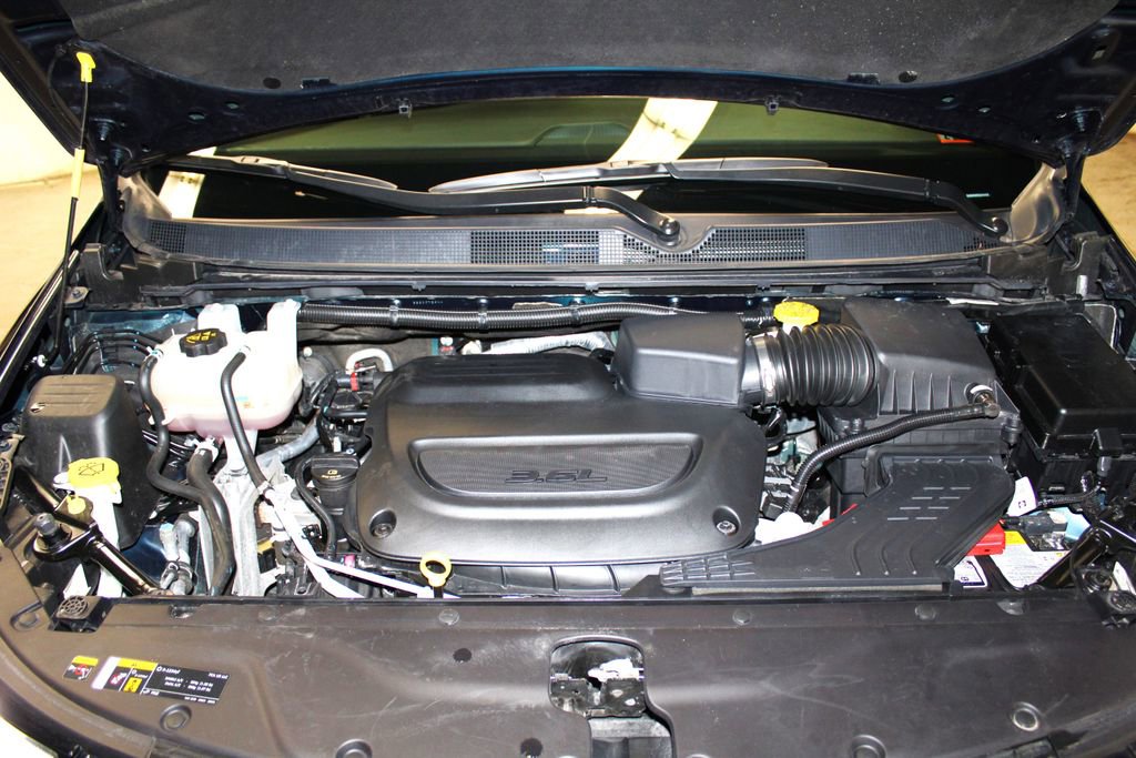 Used 2025 Chrysler Pacifica Limited image 48