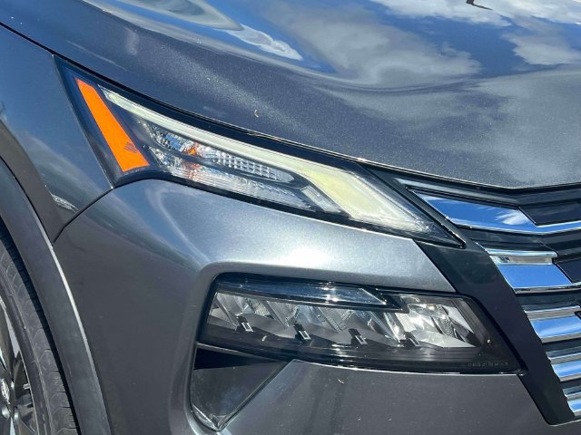 Used 2024 Nissan Rogue SV AWD/4WD image 6