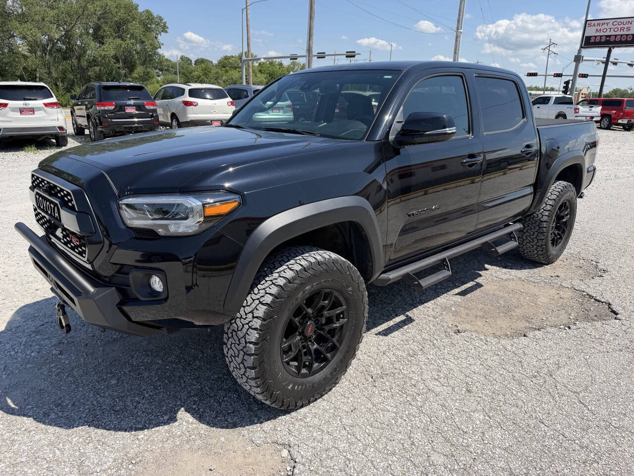 Used 2022 Toyota Tacoma TRD Off-Road w/ TRD Premium Off Road Package AWD/4WD image 7