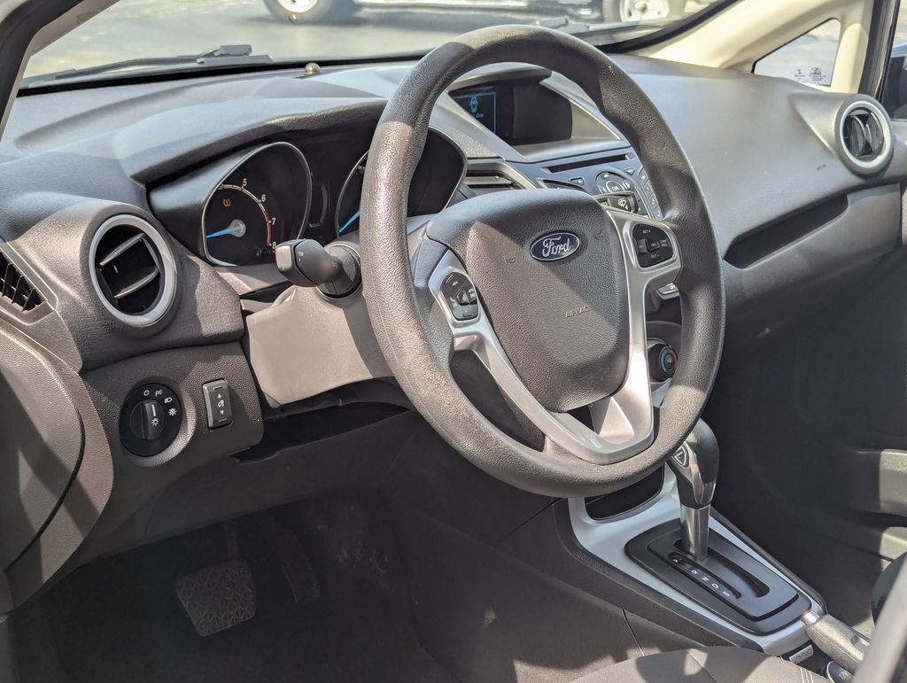 Used 2017 Ford Fiesta SE FWD image 9