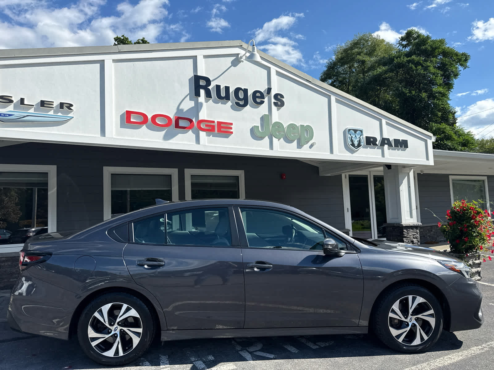 Used 2023 Subaru Legacy Premium AWD/4WD image 2