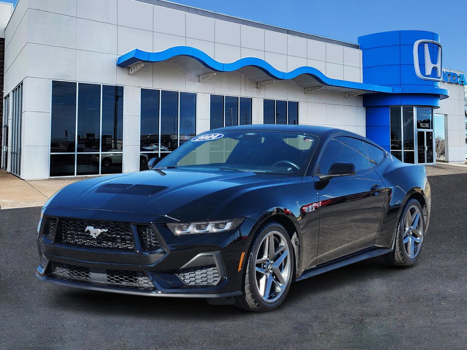 Used 2024 Ford Mustang GT Premium image 2
